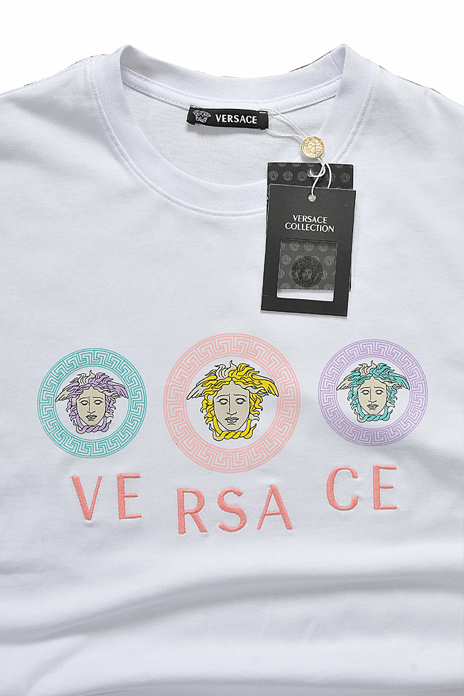 Mens Designer Clothes | VERSACE men's t-shirt with front logo print 113