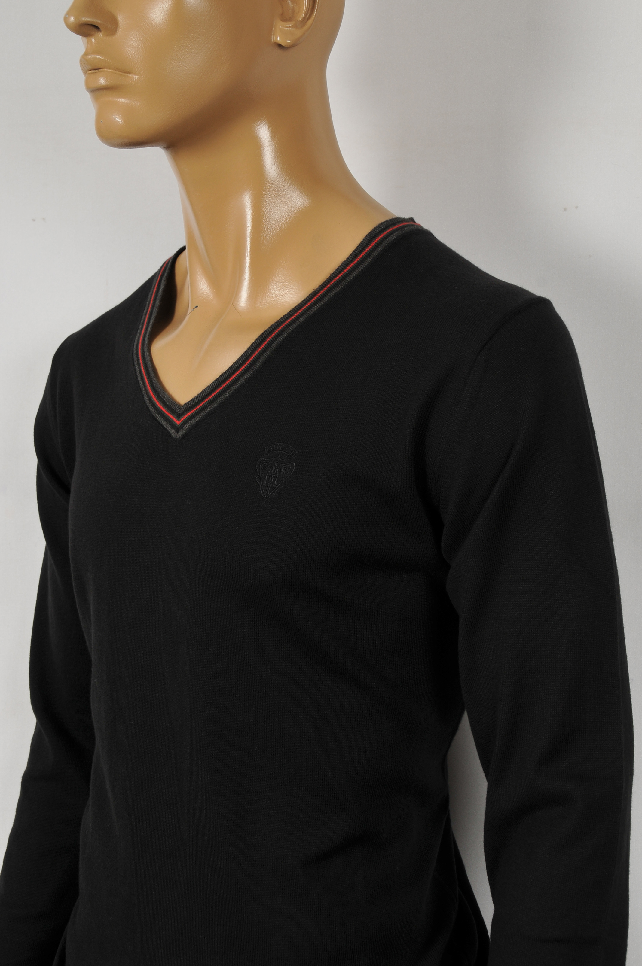 Mens Designer Clothes | GUCCI Men's V-Neck Sweater #68