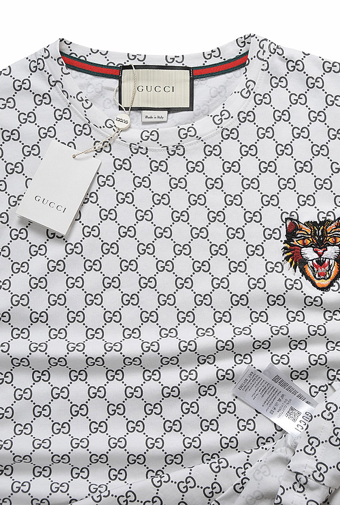 Mens Designer Clothes | GUCCI Cotton T-Shirt with Angry Cat Embroidery #244